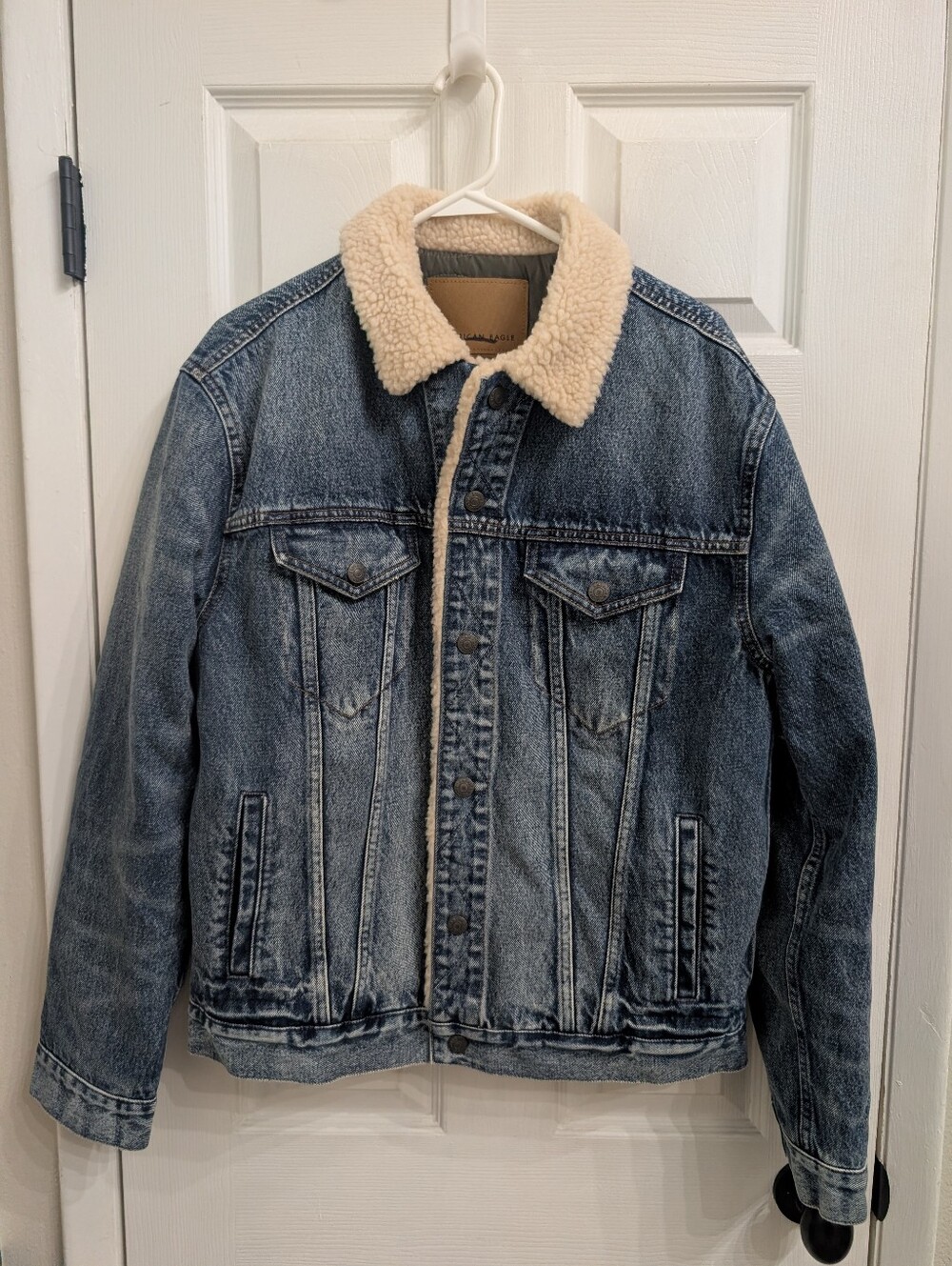 American Eagle AE Men's Medium Sherpa-Lined Denim Jacket Snap